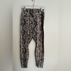 Alo White/black Size L Snakeskin print leggings